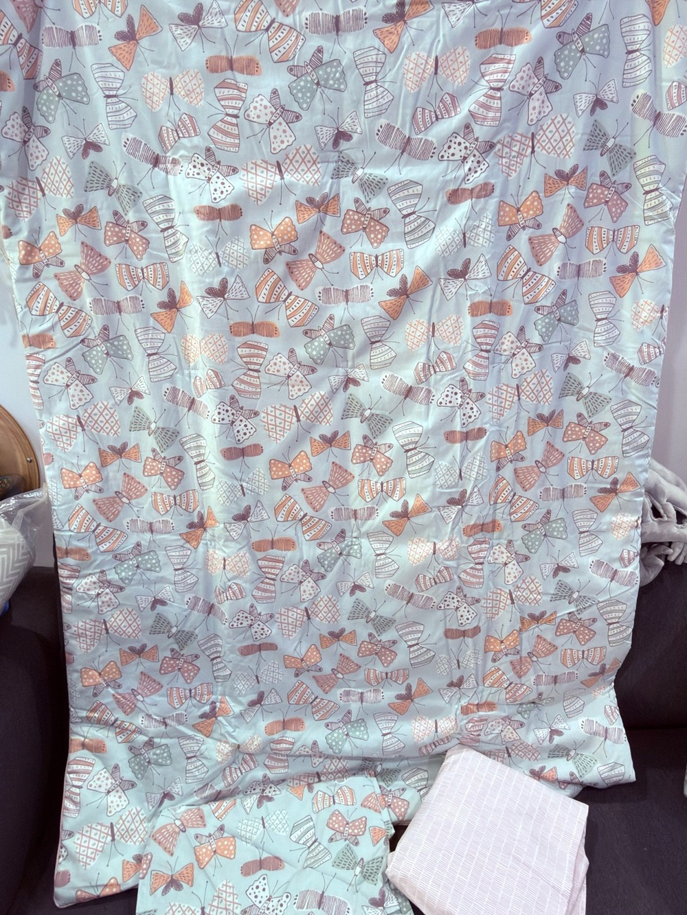 Kids Bow-Print Comforter in Mint and Coral